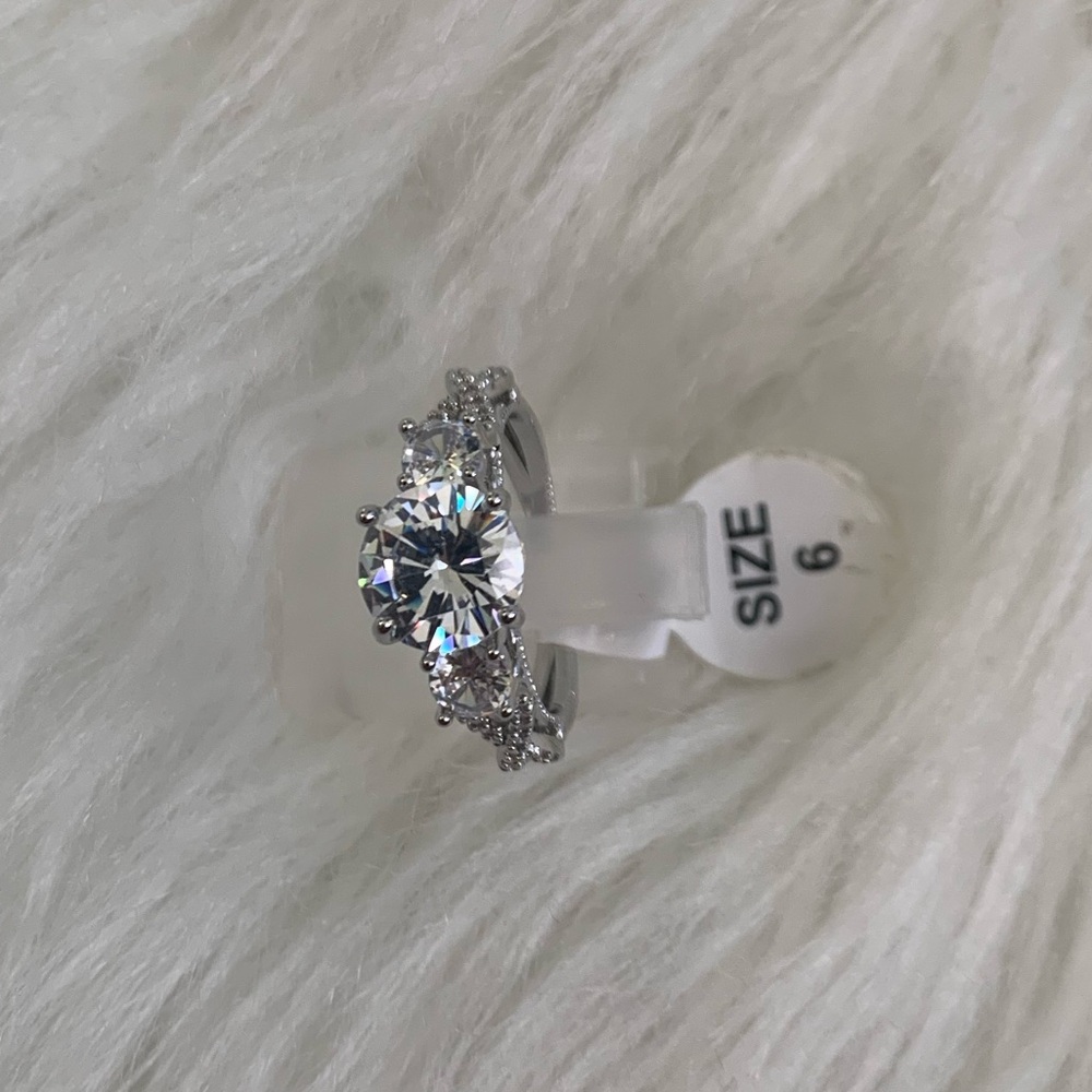 Wedding Rings 14K White Diamonds Ring Size 6